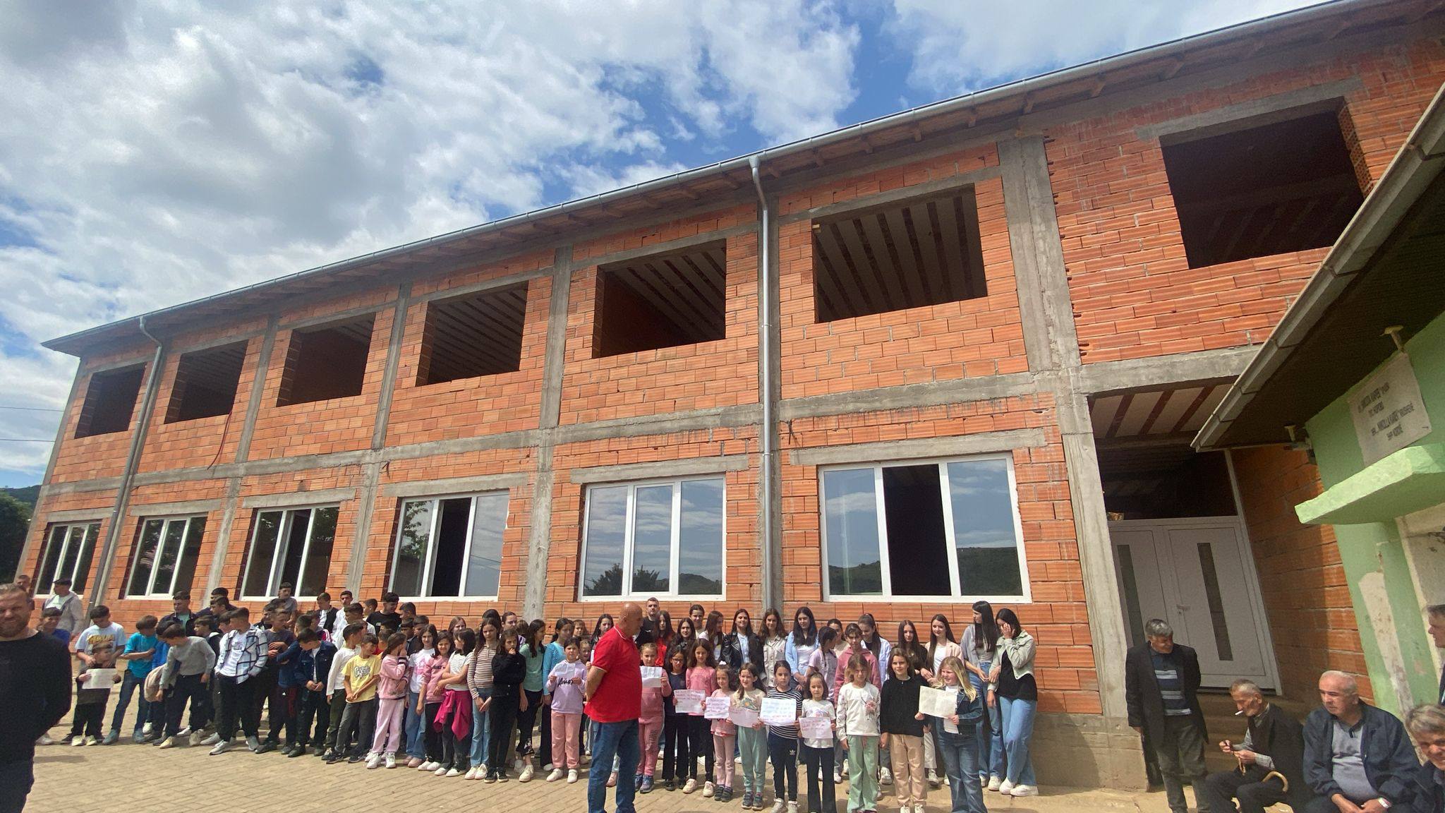 Inspektorati ndërtimor ka vendosur ndalesë për vazhdimin e punimeve të shkollës në Nerovë të Krushevës