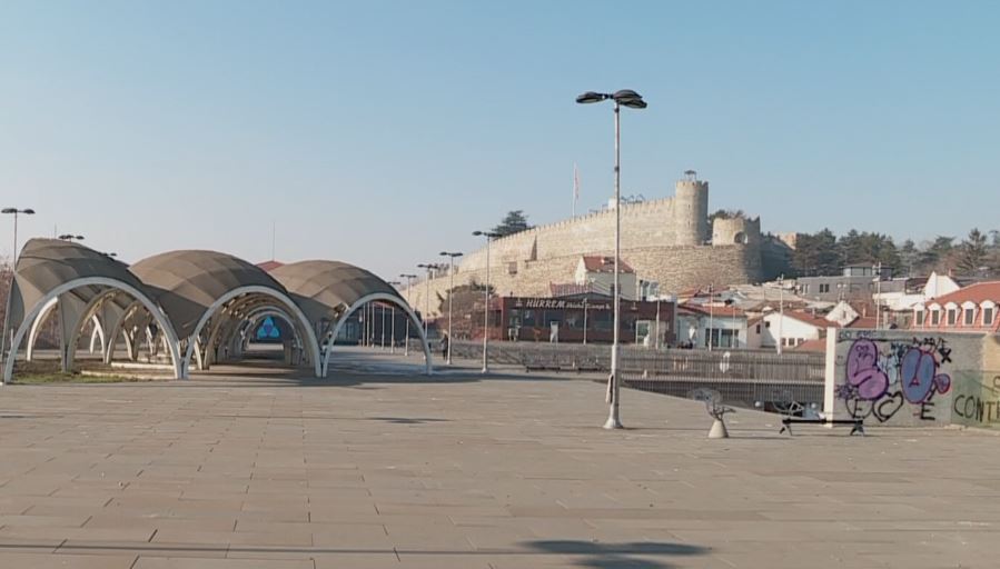 Moti në vend sot do të jetë me diell dhe me vranësira të lehta deri në mesatare