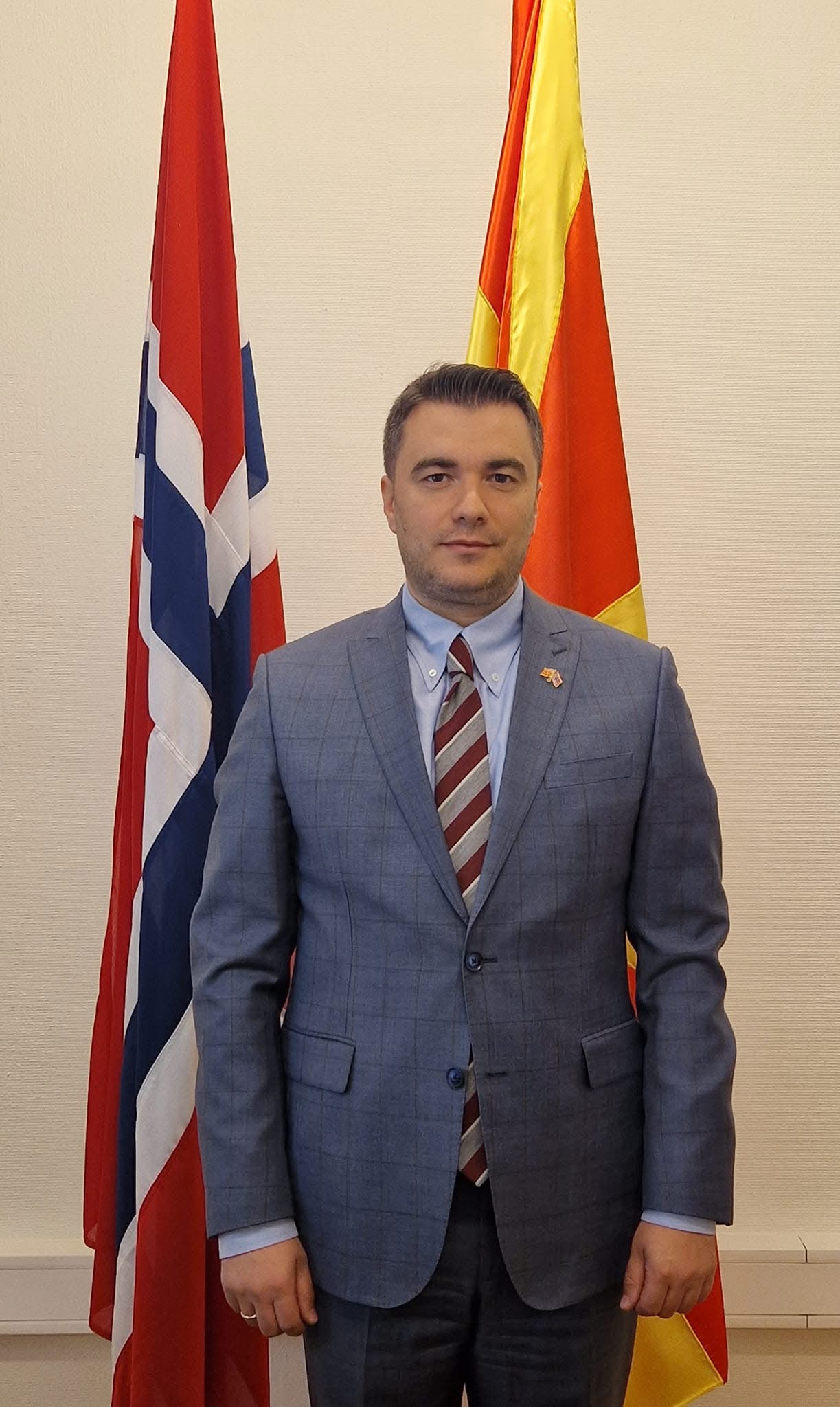 Ambasadori Kuqi me njoftim të rëndësishëm
