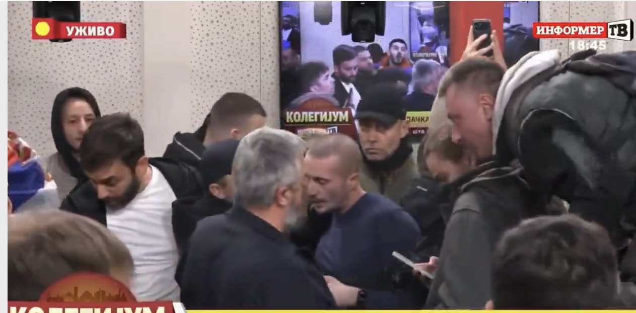 pronari-i-televizionit-pro-vucic-pretendon-se-protestuesit-tentuan-t-i-vene-zjarrin-redaksise-per-pak-me-vrane